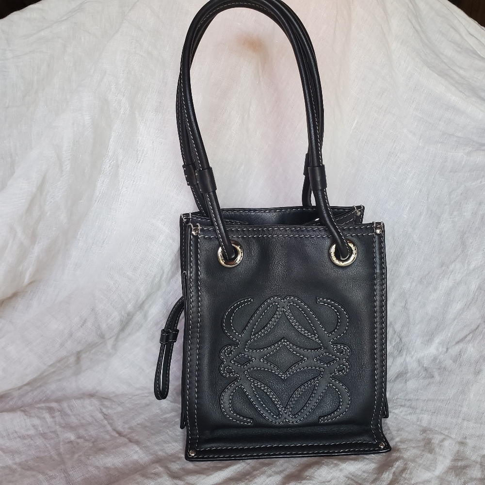 LOEWE Logos Shoulder Bag Leather, black